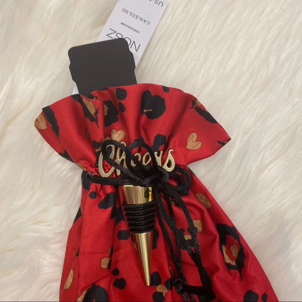 CHICO’S CHEERS HEART LOVE RED AND BLACK WINE BAG AND STOPPER GIFT SET